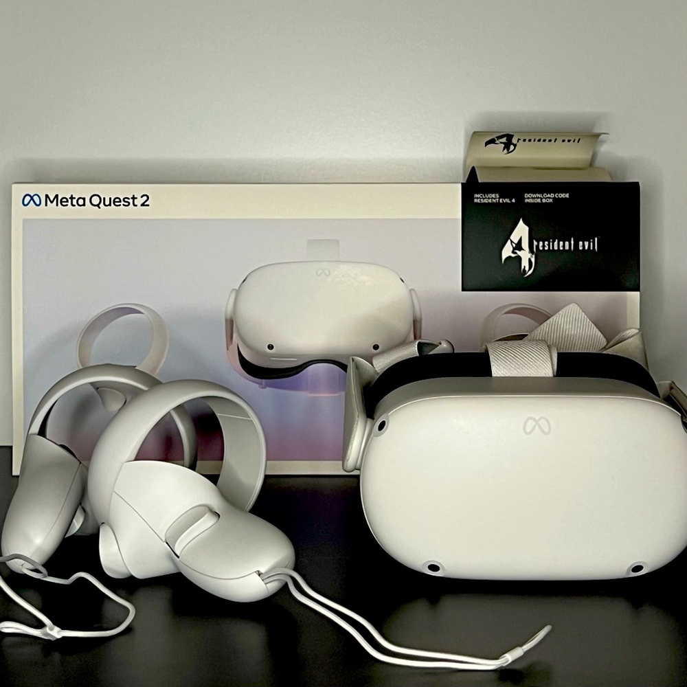 Meta Quest 2 128 GB white VR headset.